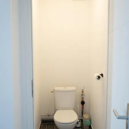 Les Hemmes D'oye Apartment